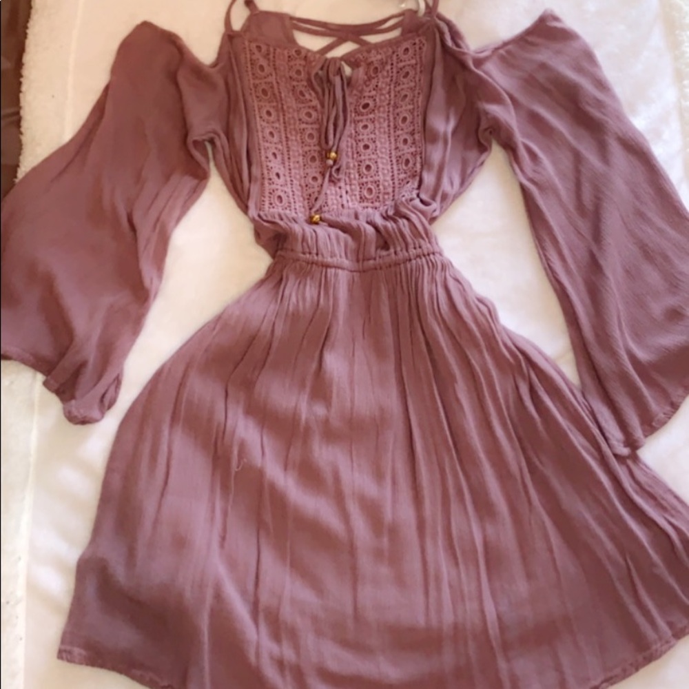 I’m selling this cute boohoo dress💕